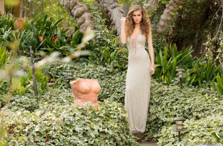 Skinny white girl Amberleigh West exposes her beautiful body for Playboy