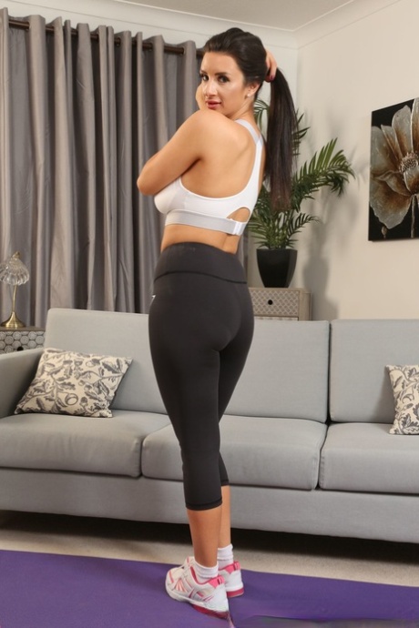 Latina goddess Cara Ruby reveals her monster natural tits after workout